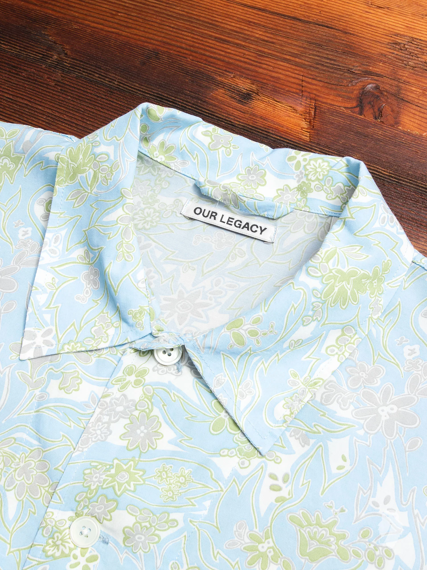 Box Short Sleeve in Light Plants Print - Image 3