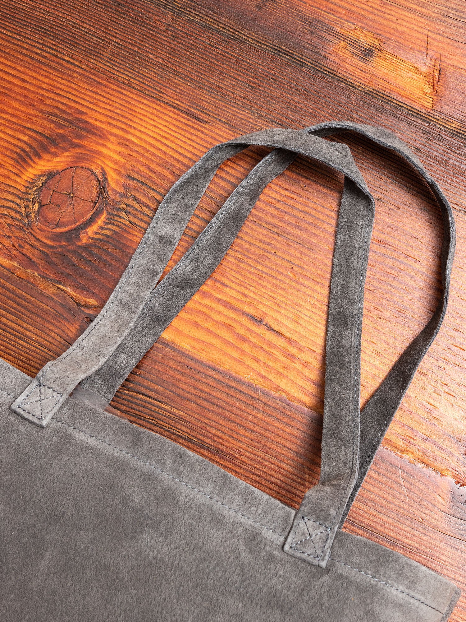 Pig Bag Medium in Dark Grey - Image 2