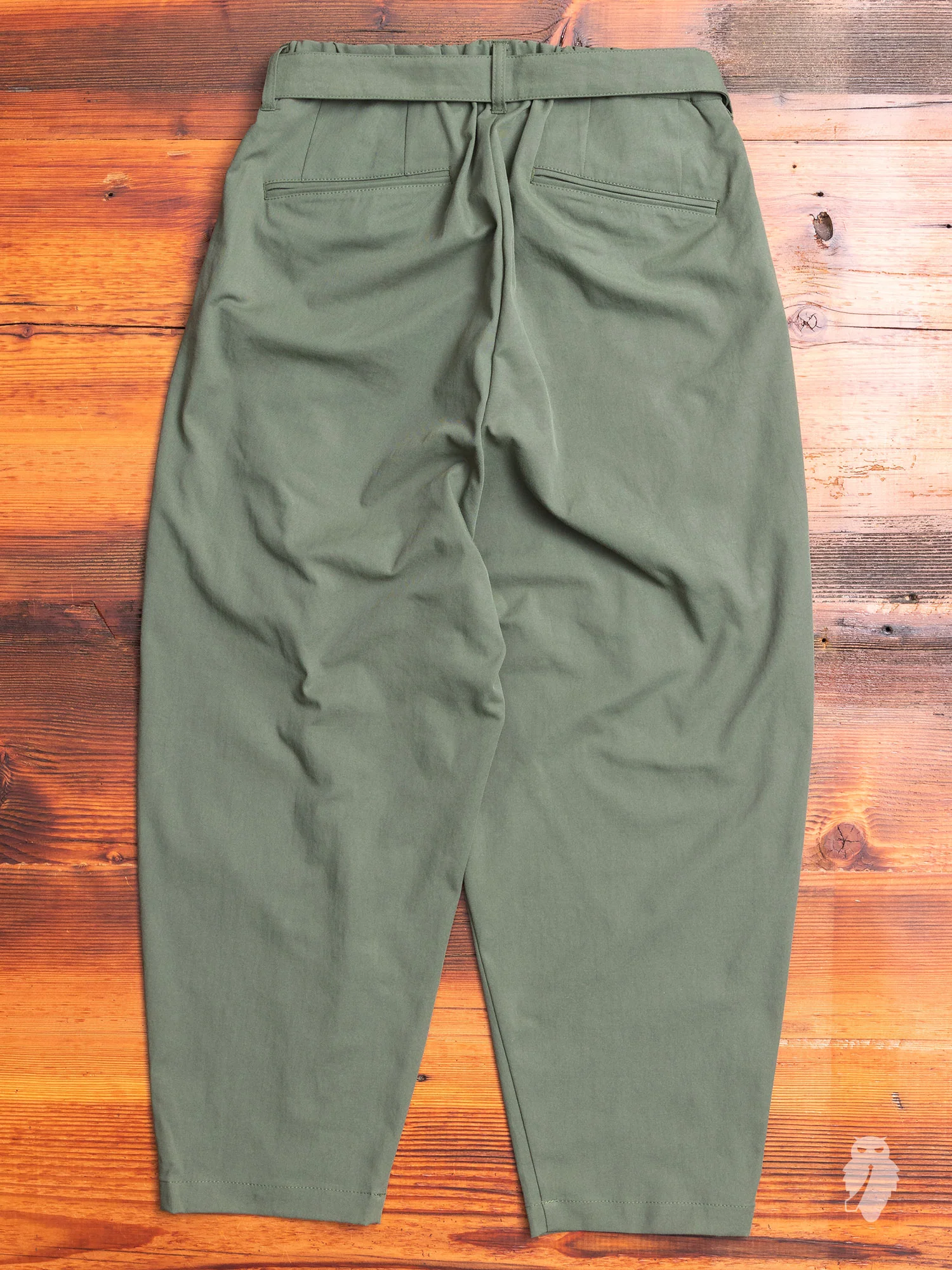 Pleated Relaxed Trouser in Khaki Green - Image 8
