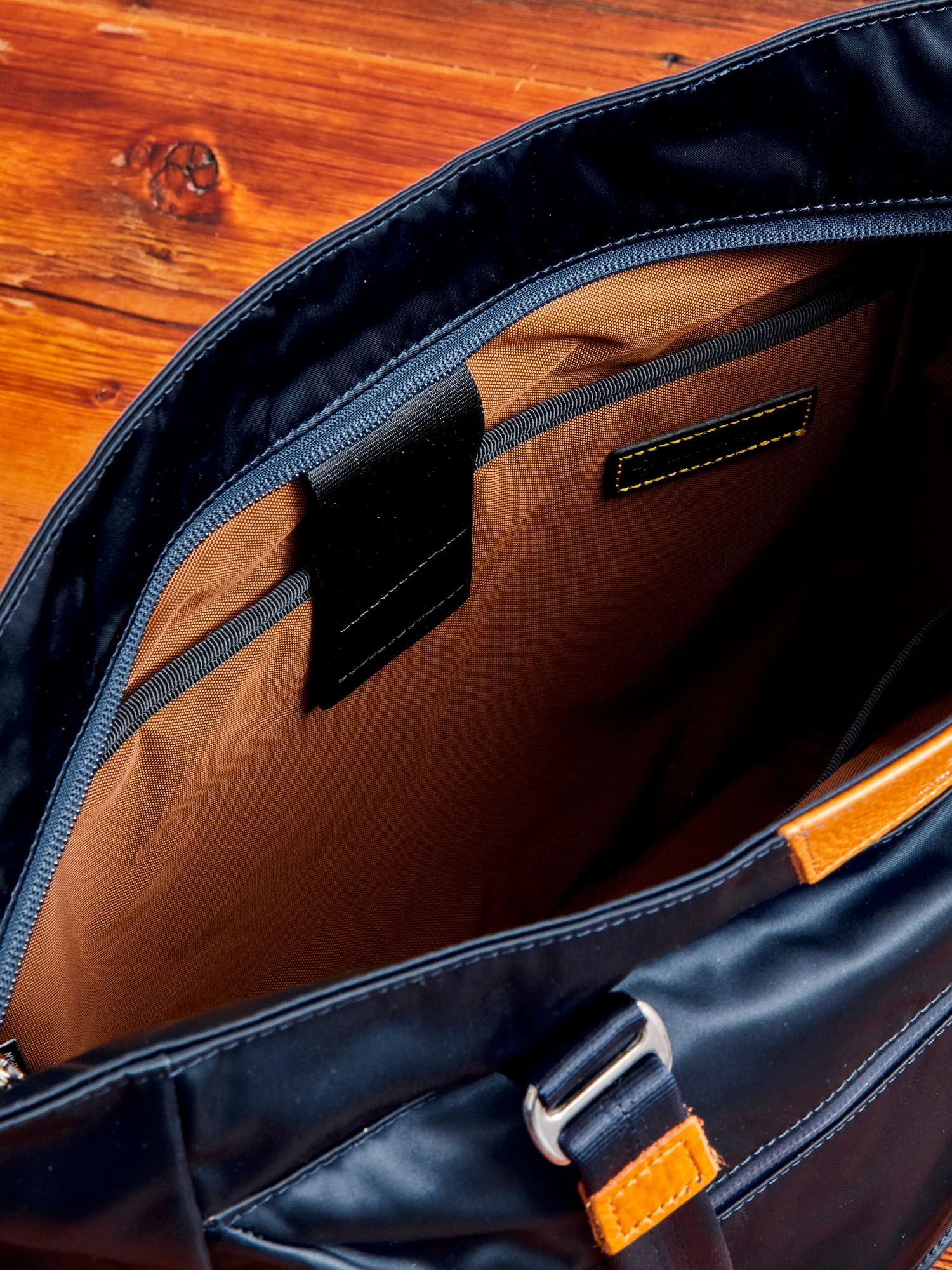 Progress 2way Tote Bag in Navy - Image 11