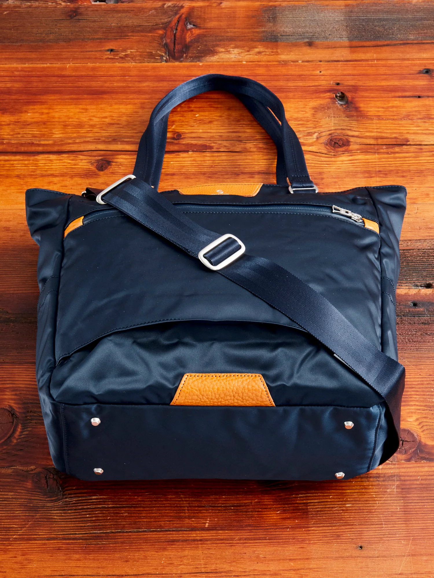 Progress 2way Tote Bag in Navy - Image 4