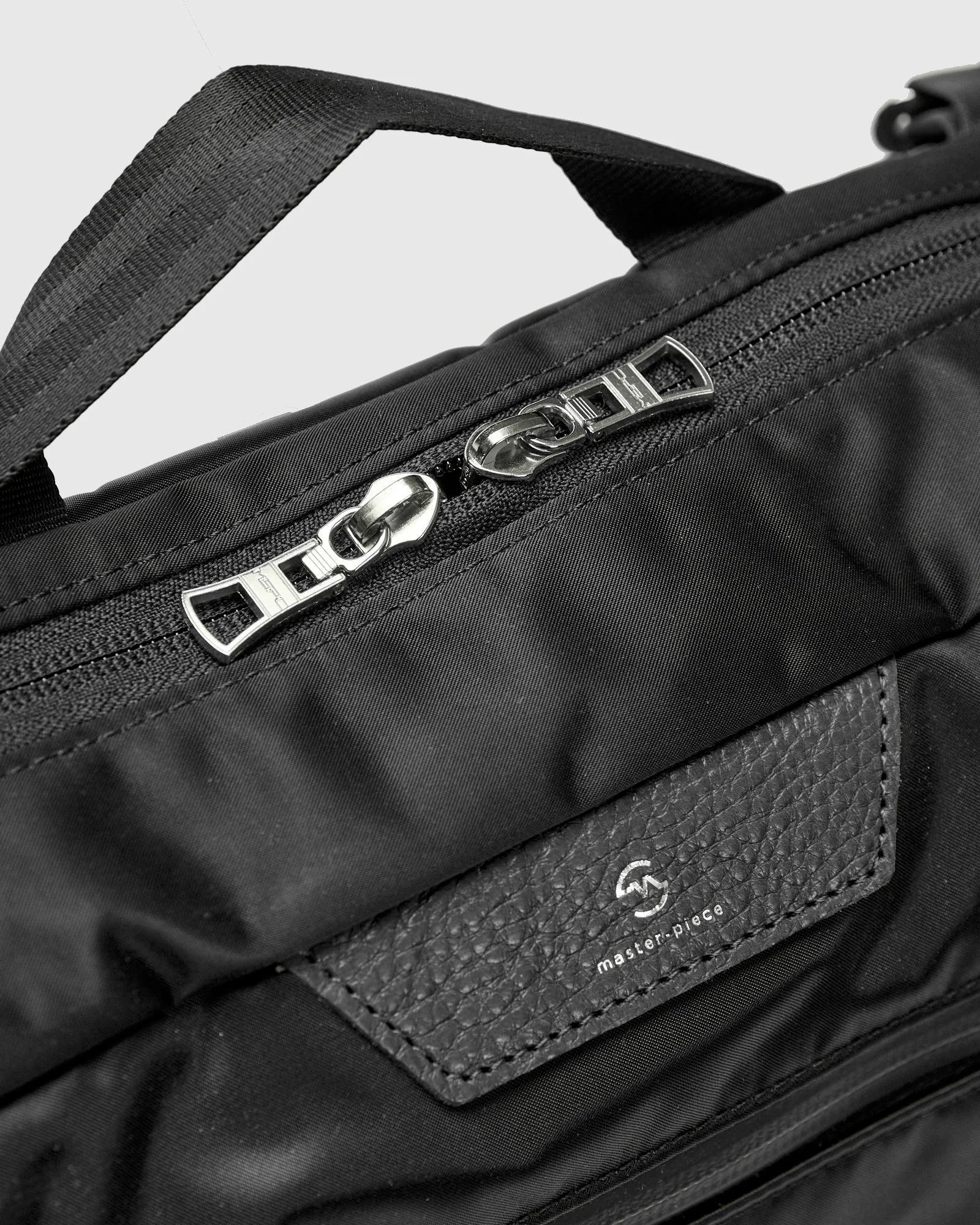 Progress Large Shoulder Carry Bag in Black - Image 6