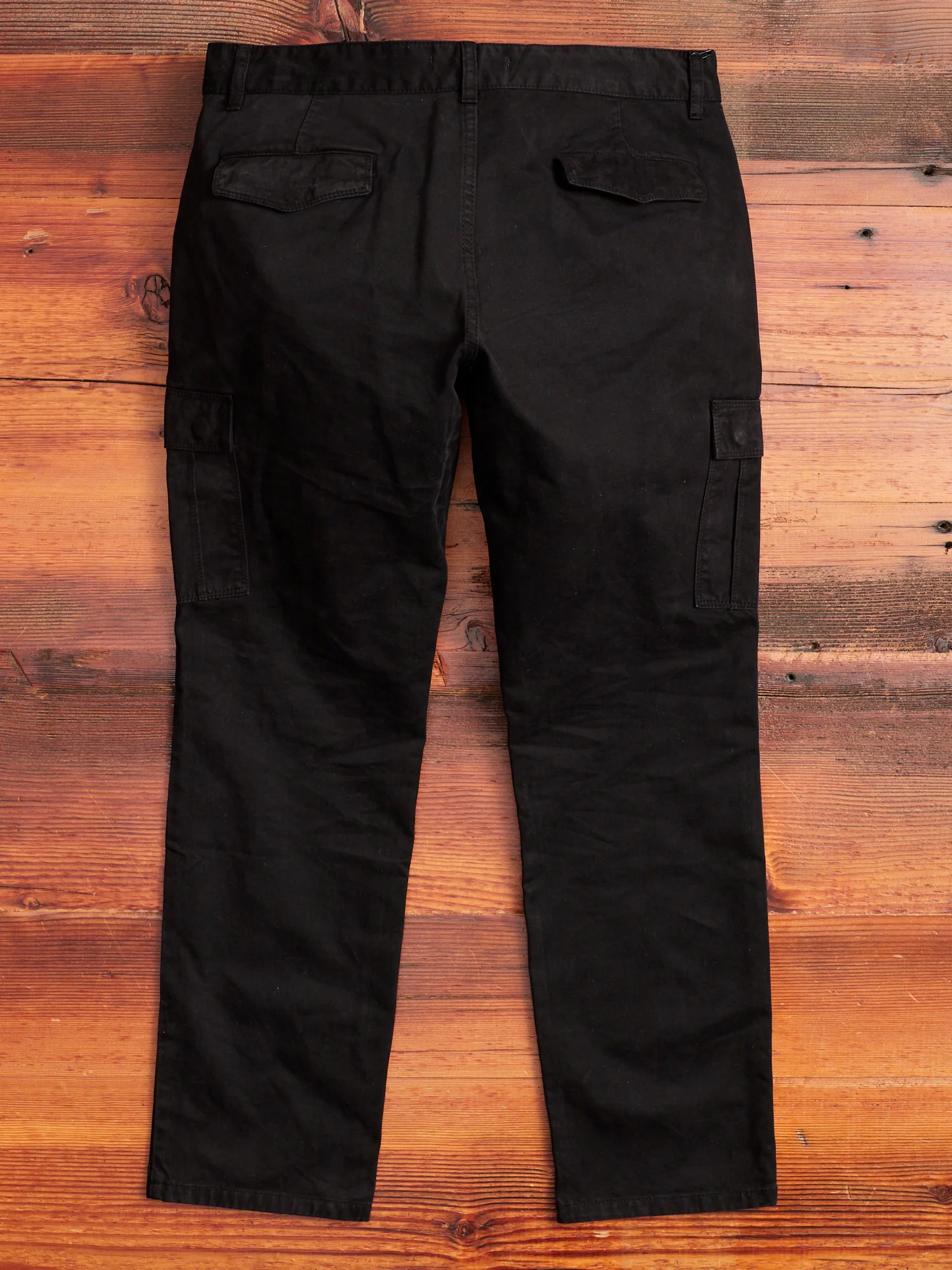 Relaxed Taper Cargo Chino in Black Stonewash - Image 12
