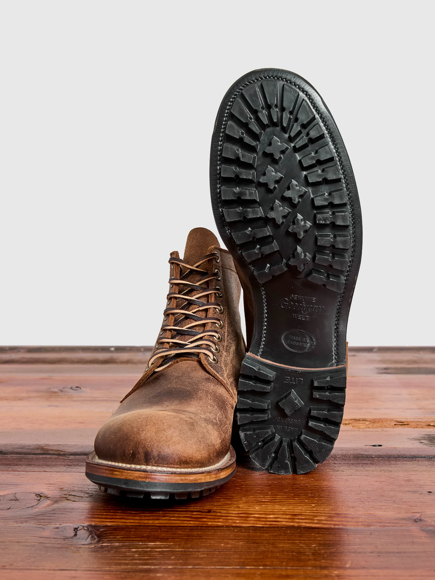 Service Boot 2040 in Rawhide Waxy Commander - Image 2