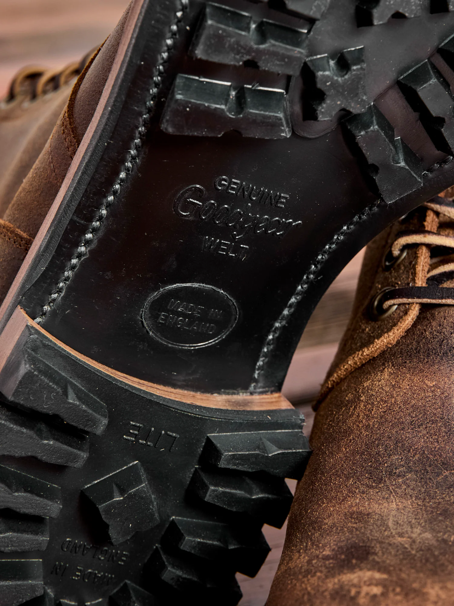 Service Boot 2040 in Rawhide Waxy Commander - Image 7