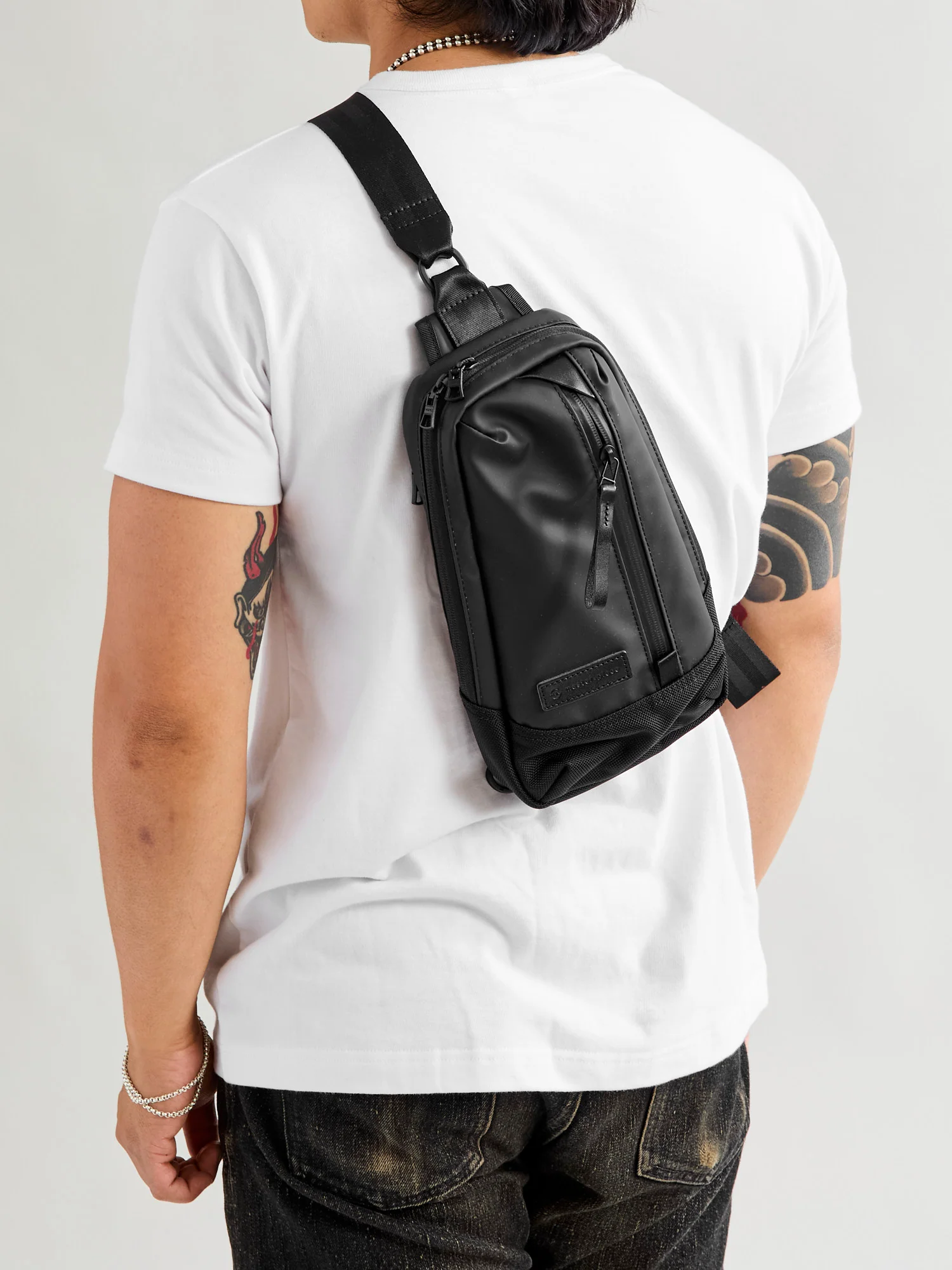 Slick Sling Bag in Black - Image 2