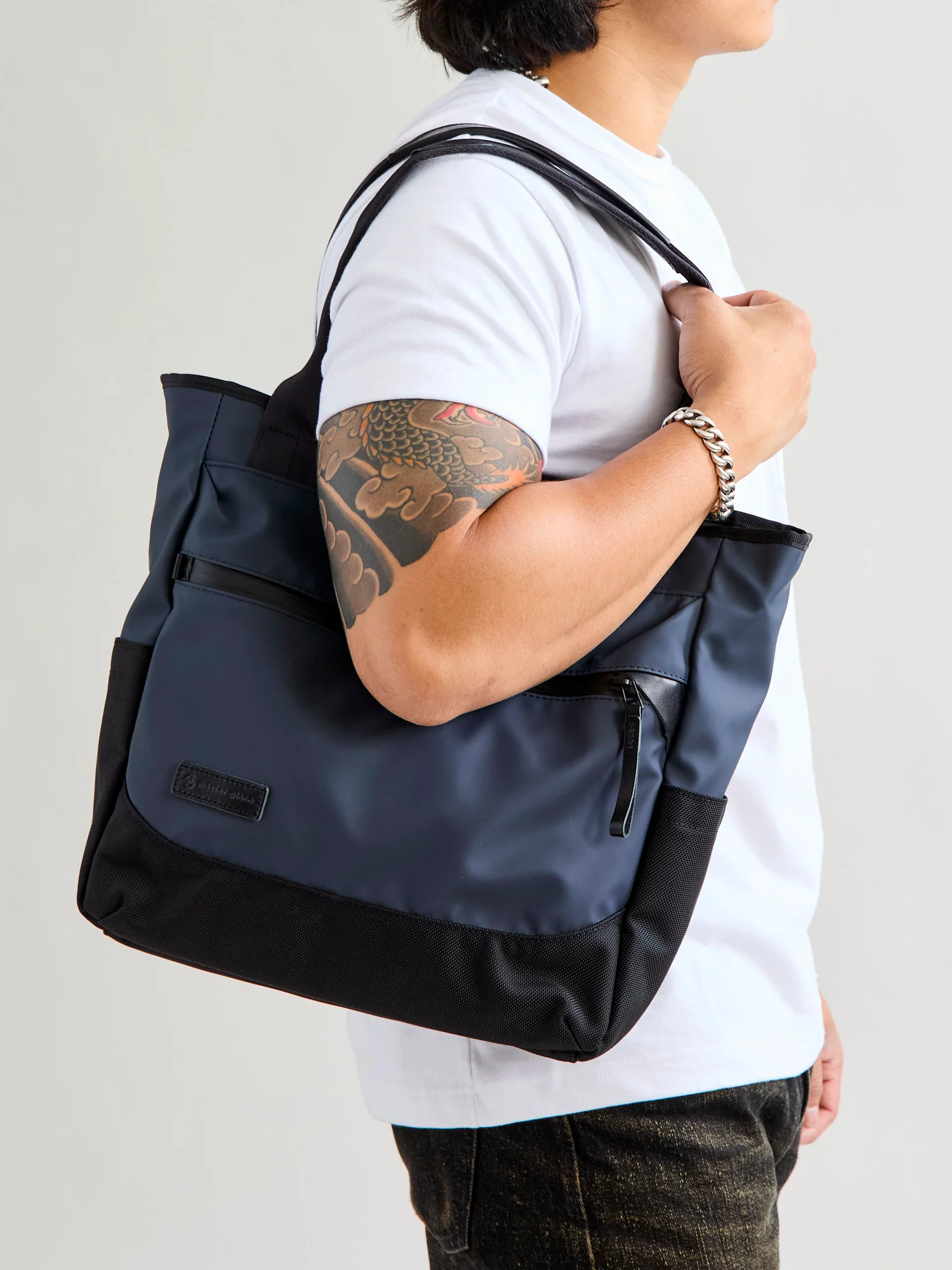 Slick Tote Bag in Navy - Image 2