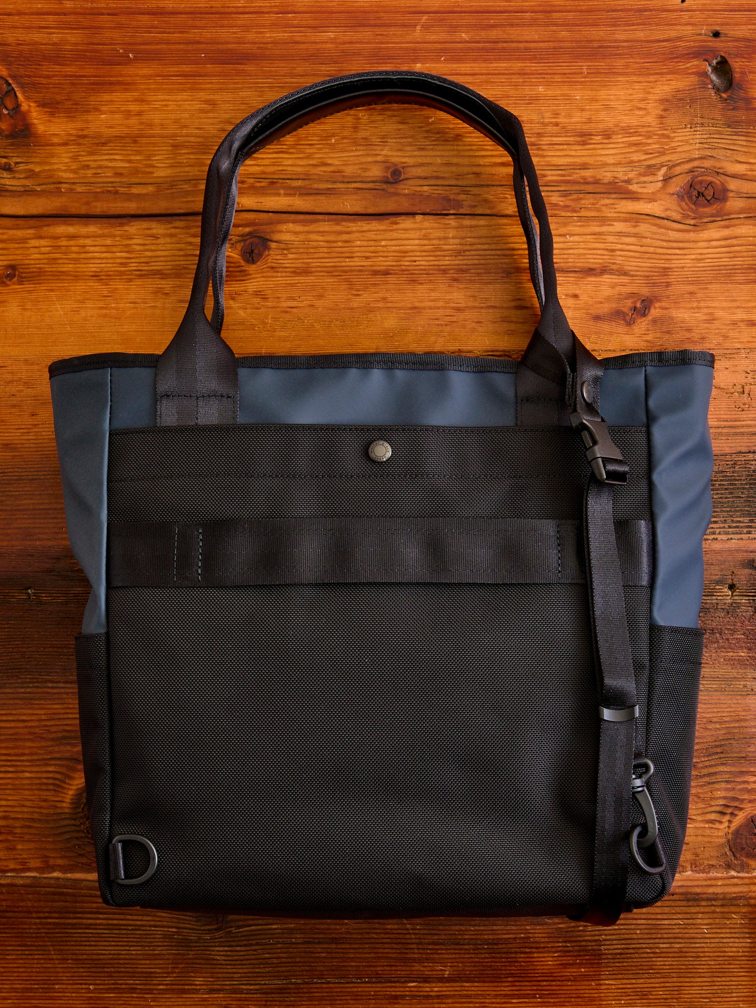 Slick Tote Bag in Navy - Image 5