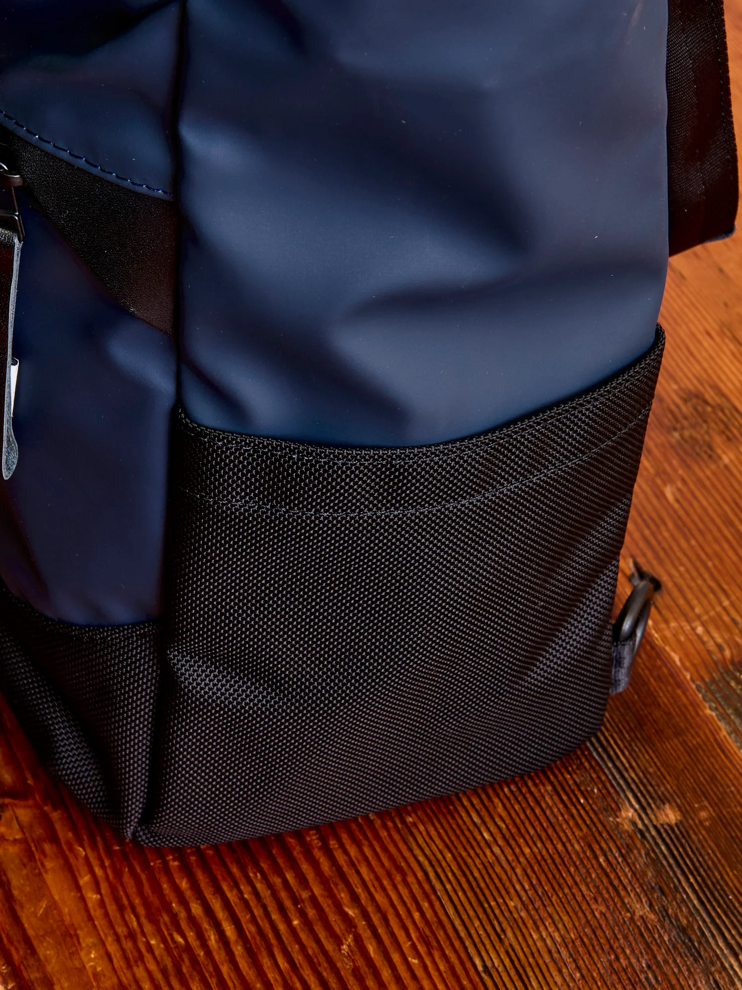 Slick Tote Bag in Navy - Image 9