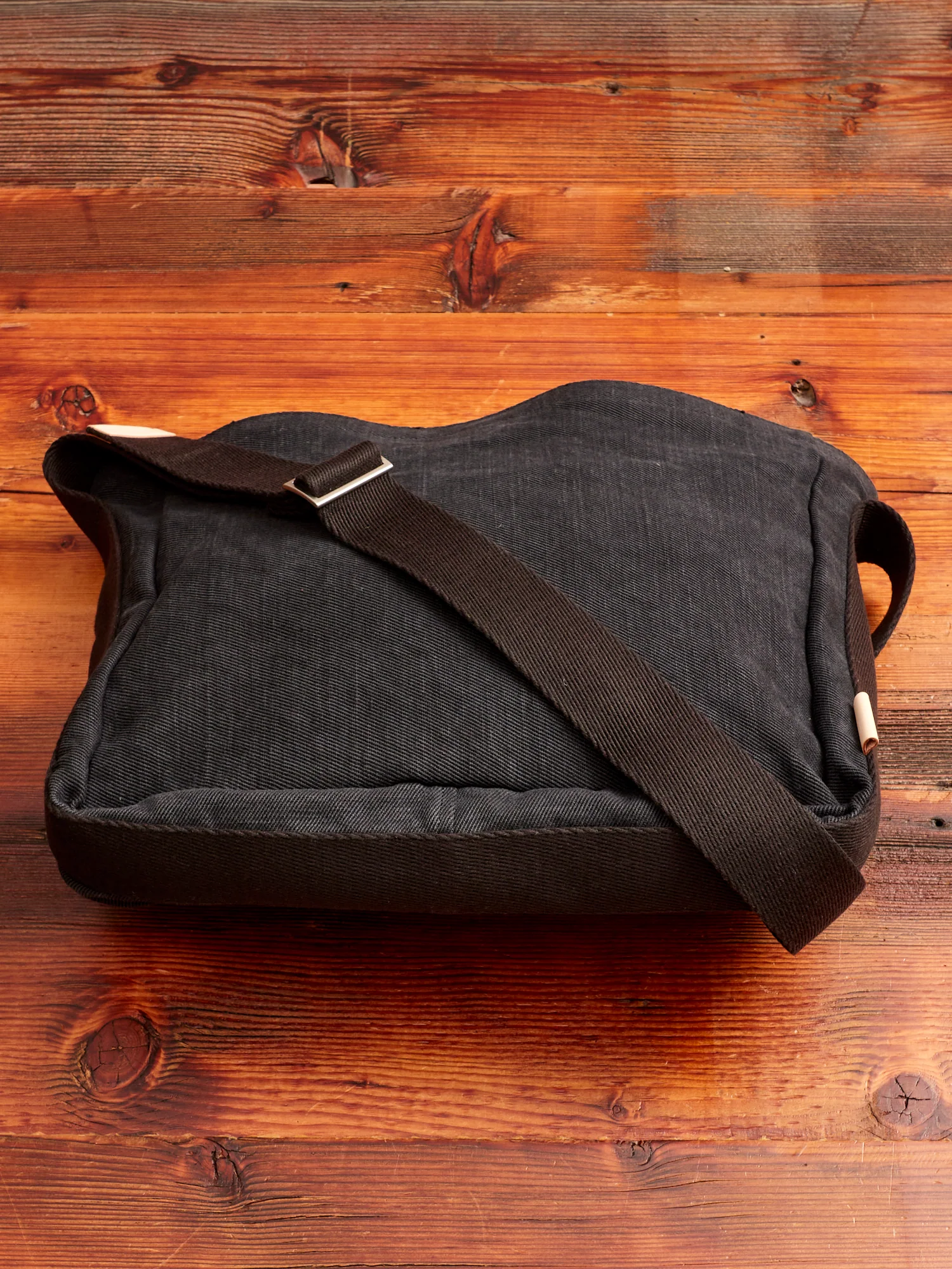 Square Shoulder Bag in Black - Image 4