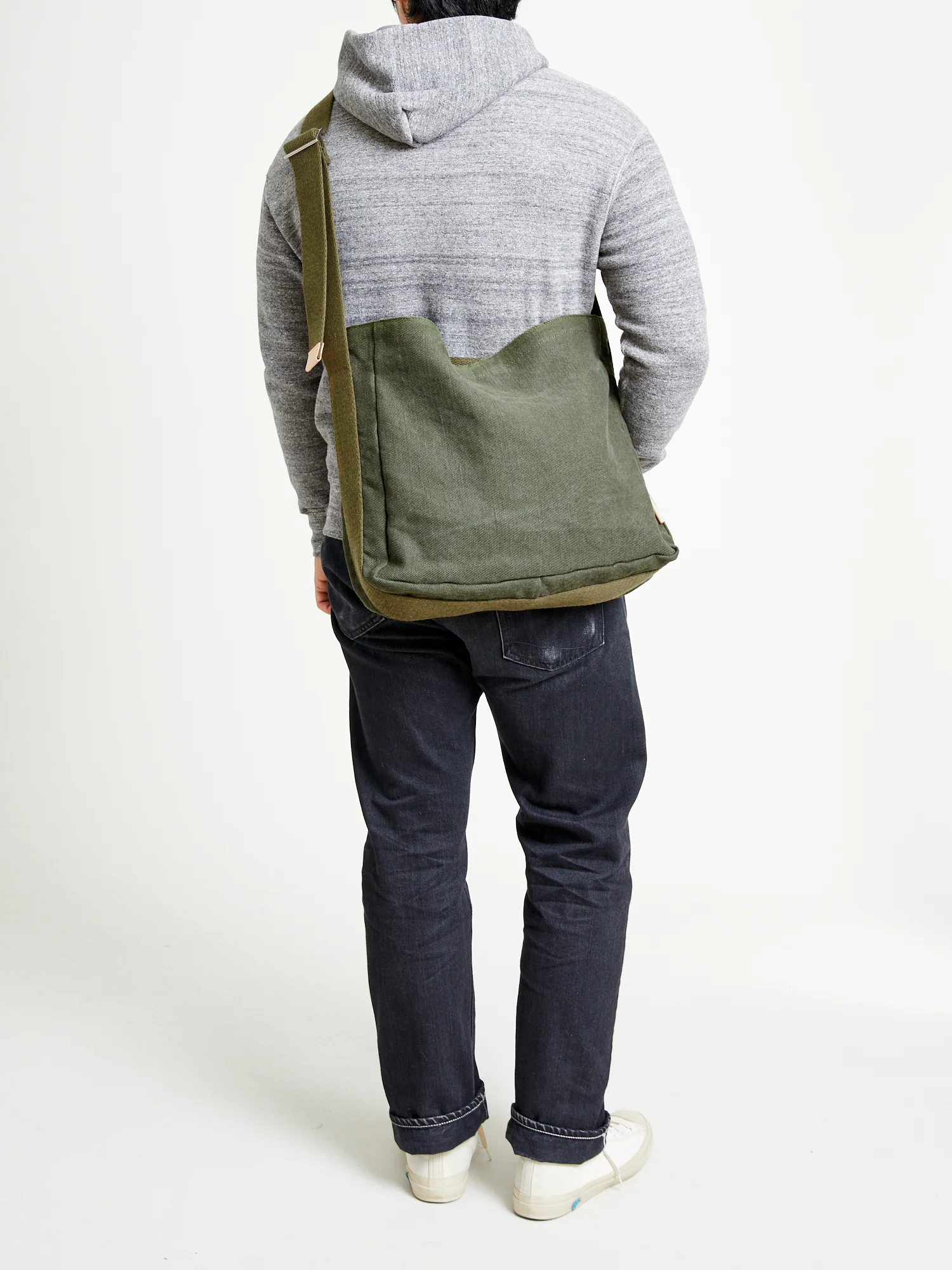 Square Shoulder Bag in Khaki Green - Image 10