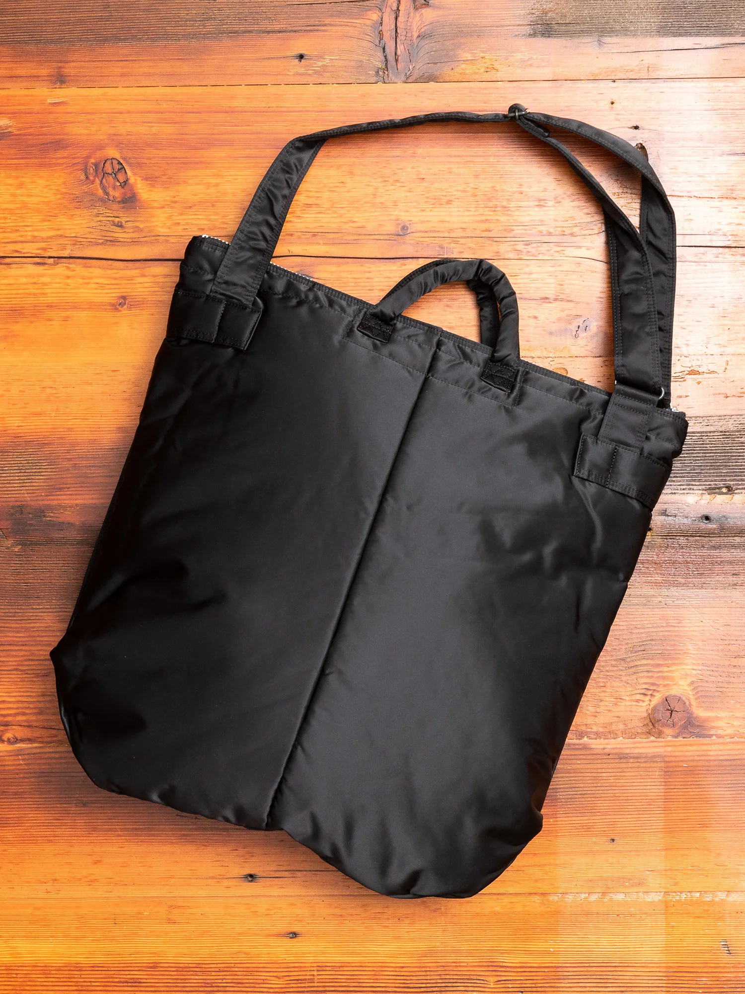 "Tanker" 2-Way Helmet Bag in Black - Image 11