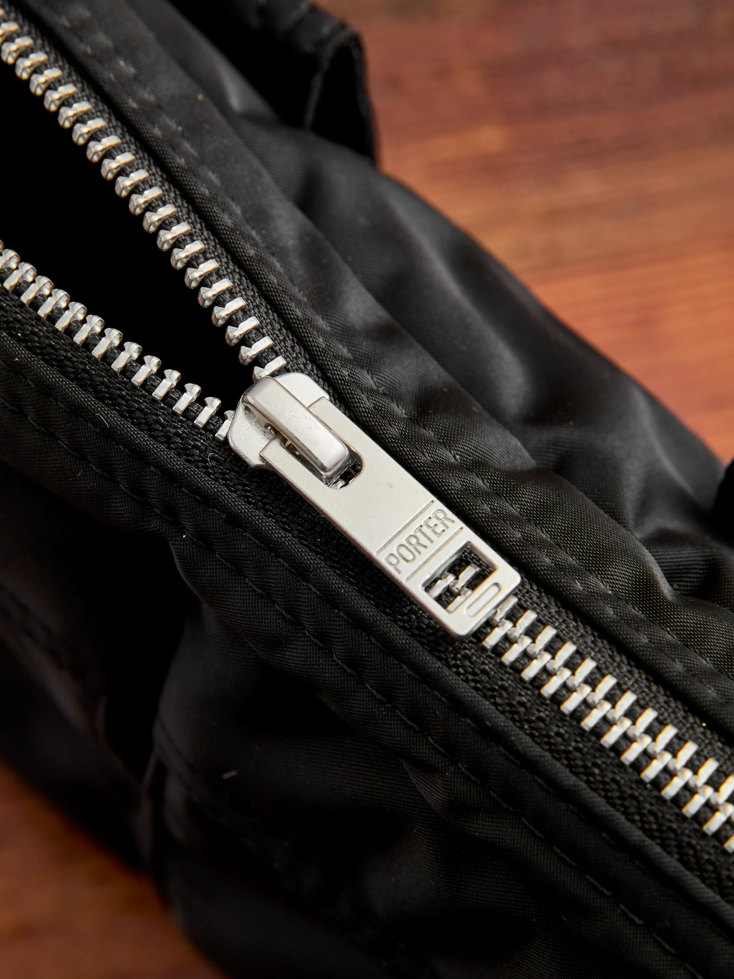 "Tanker" Shoulder Bag (S) in Black - Image 10