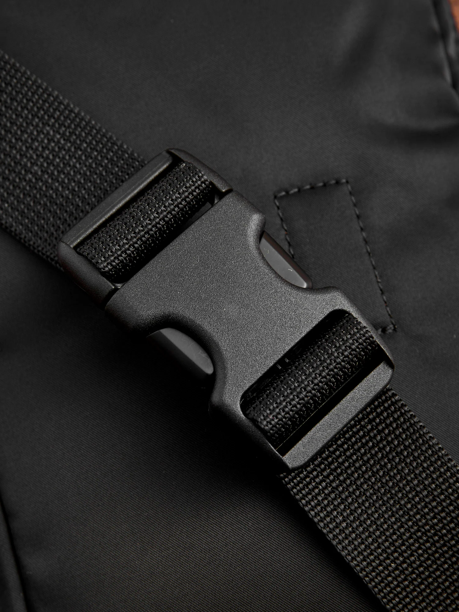 "Tanker" Waist Bag in Black - Image 7