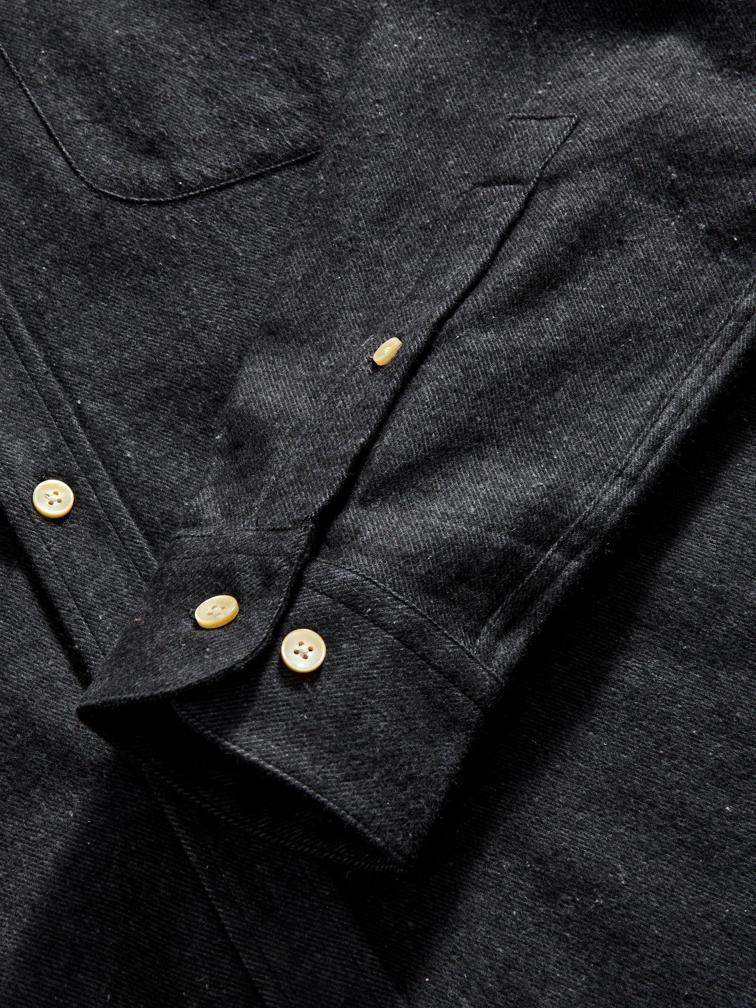 Teca Button-Up Shirt in Grey - Image 5