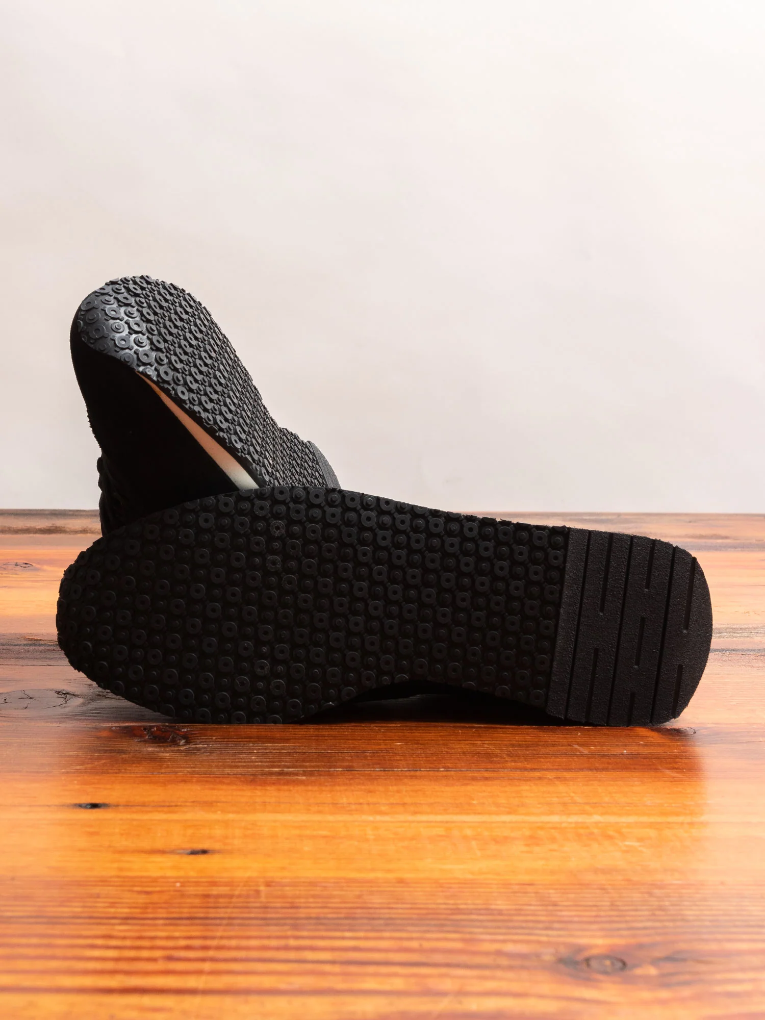 Trainer 024 in Black - Image 2