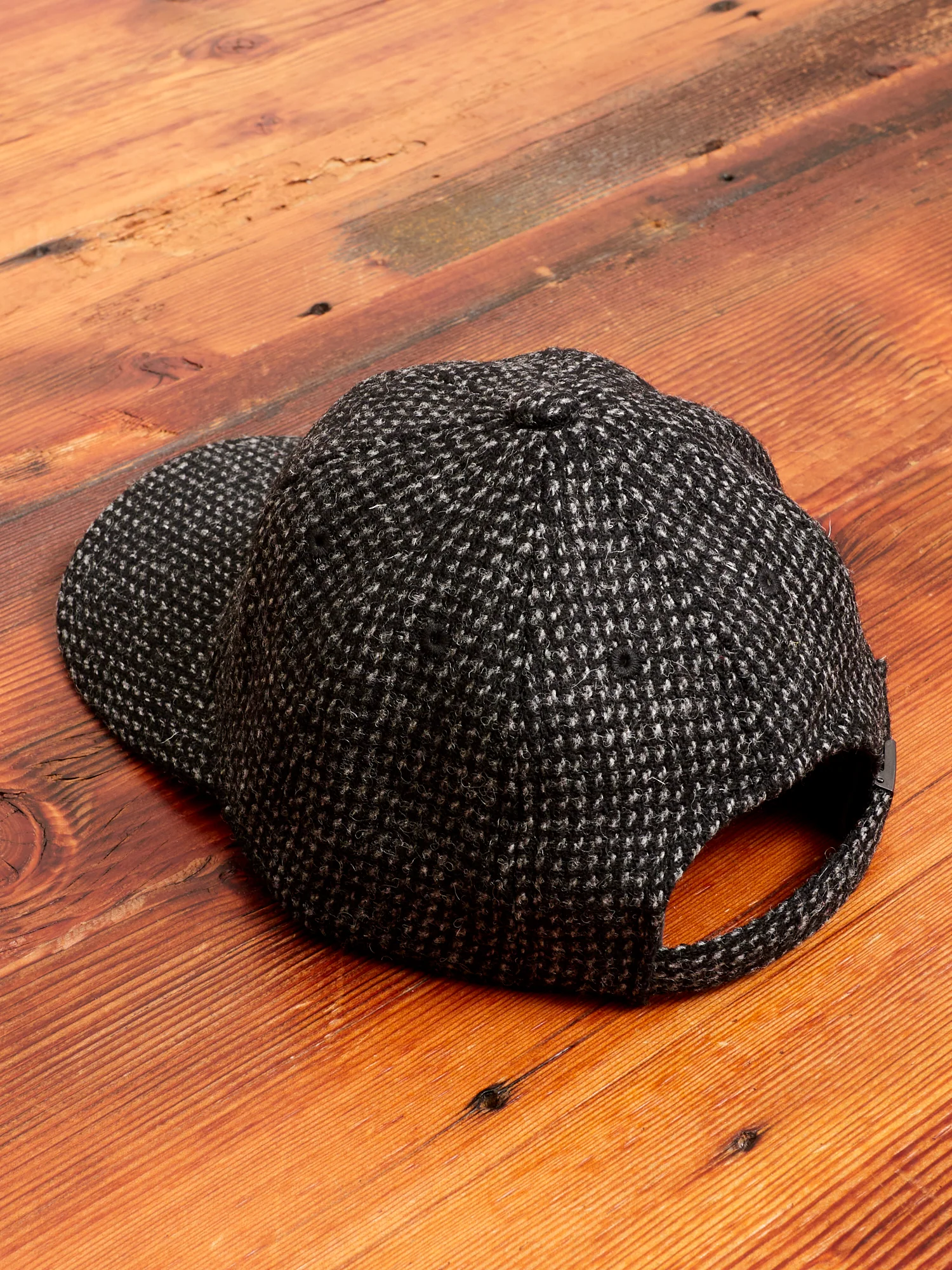 Tweed Cap in Grey Dots - Image 2