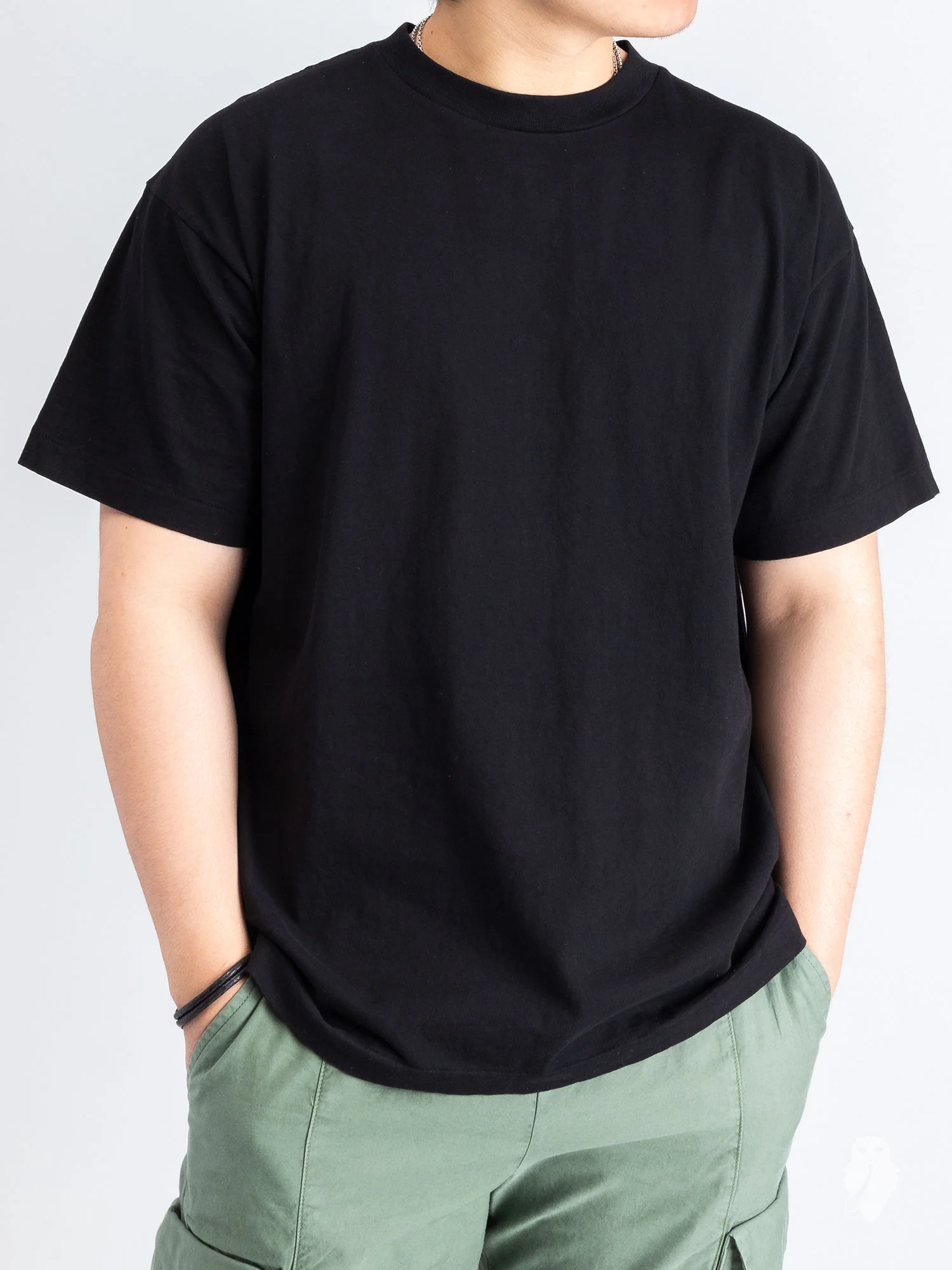 University T-Shirt in Black - Image 2