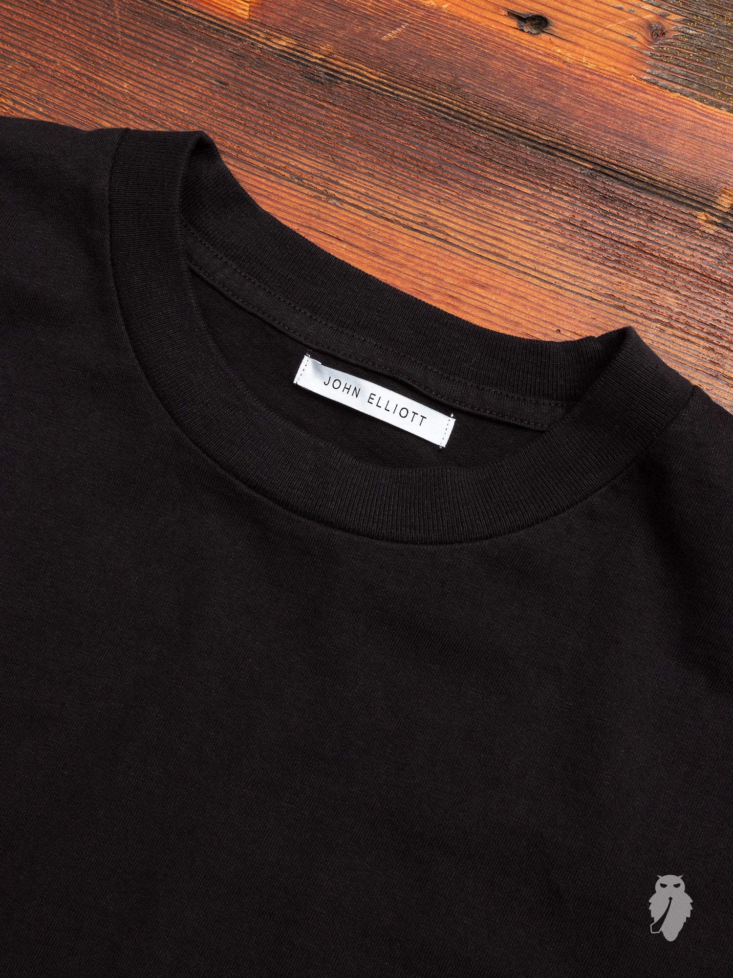 University T-Shirt in Black - Image 3