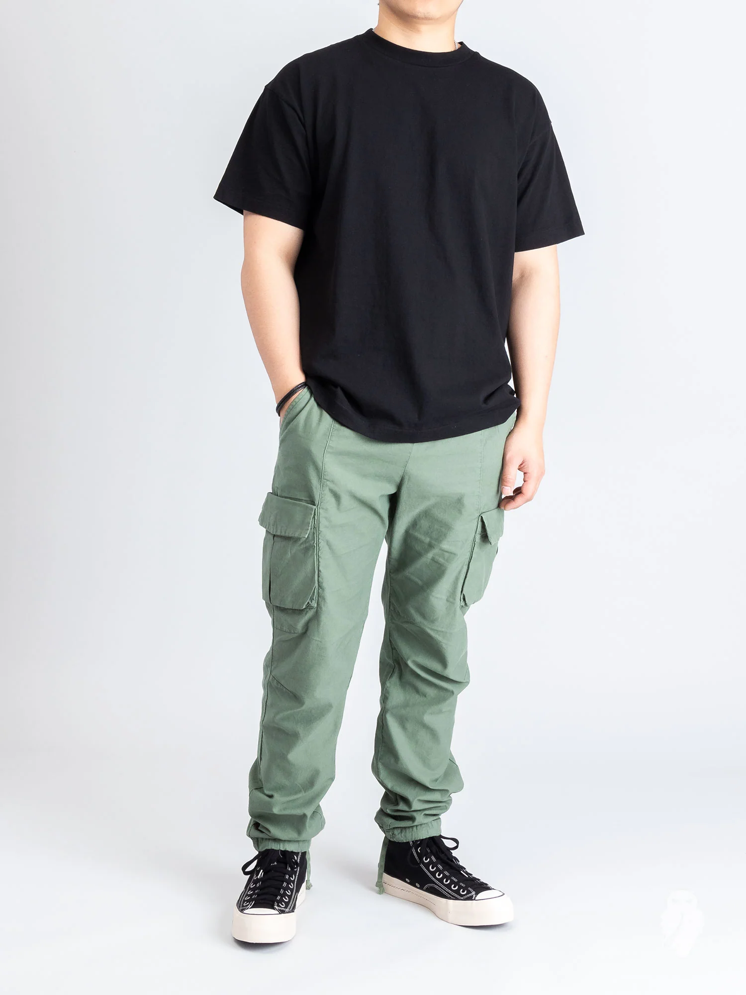 University T-Shirt in Black - Image 6