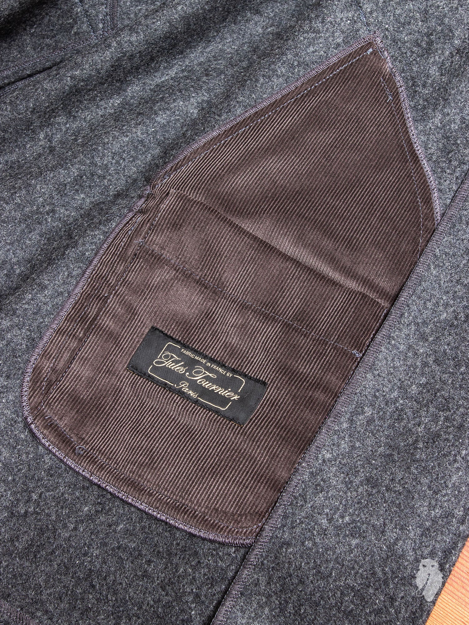 "Utile" Wool Jacket in Grey - Image 9