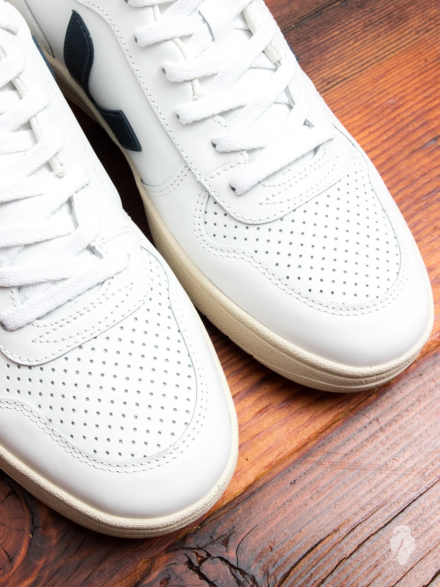 V-10 Sneaker in Extra White Nautico Pekin - Image 3