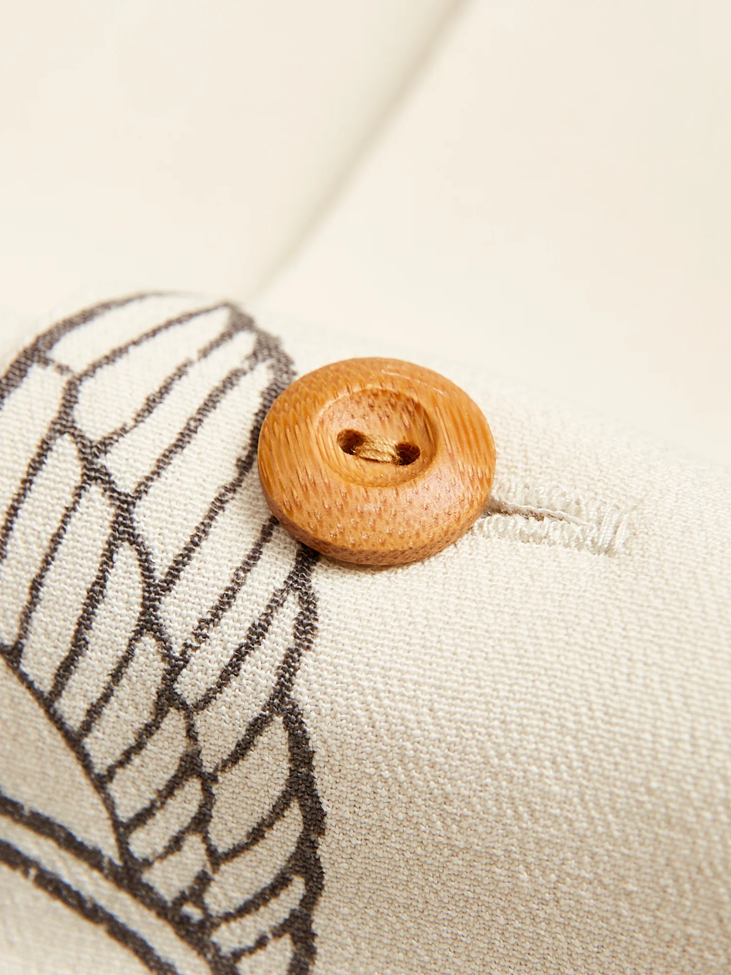 Wallis Shirt S/S in Ivory - Image 6
