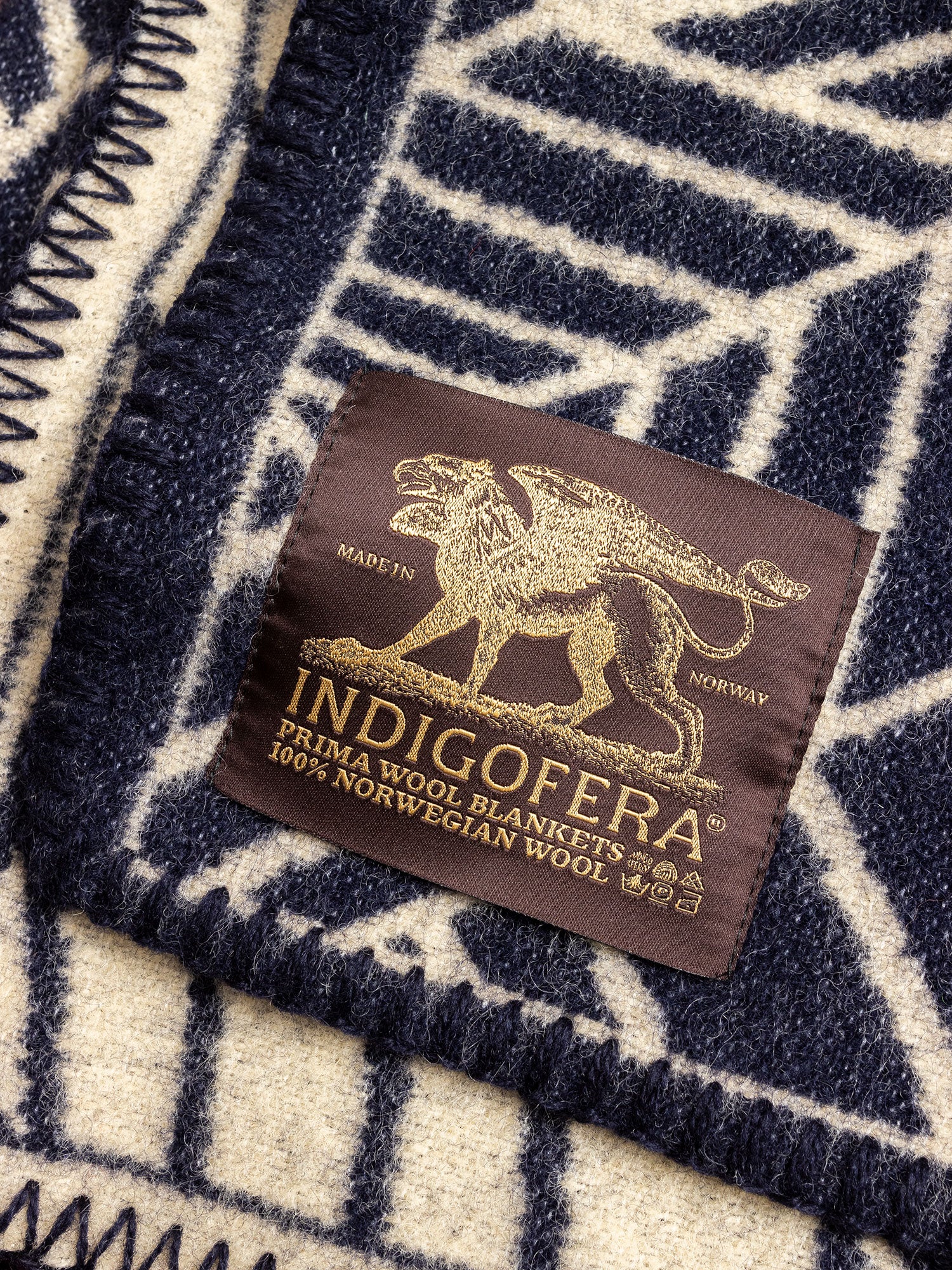 "Warp Yarn" Norwegian Wool Blanket - Image 3