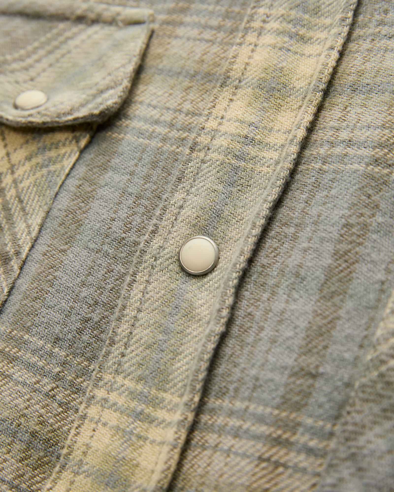 Washed Flannel Pearl Snap Shirt in Late Frost - Image 4