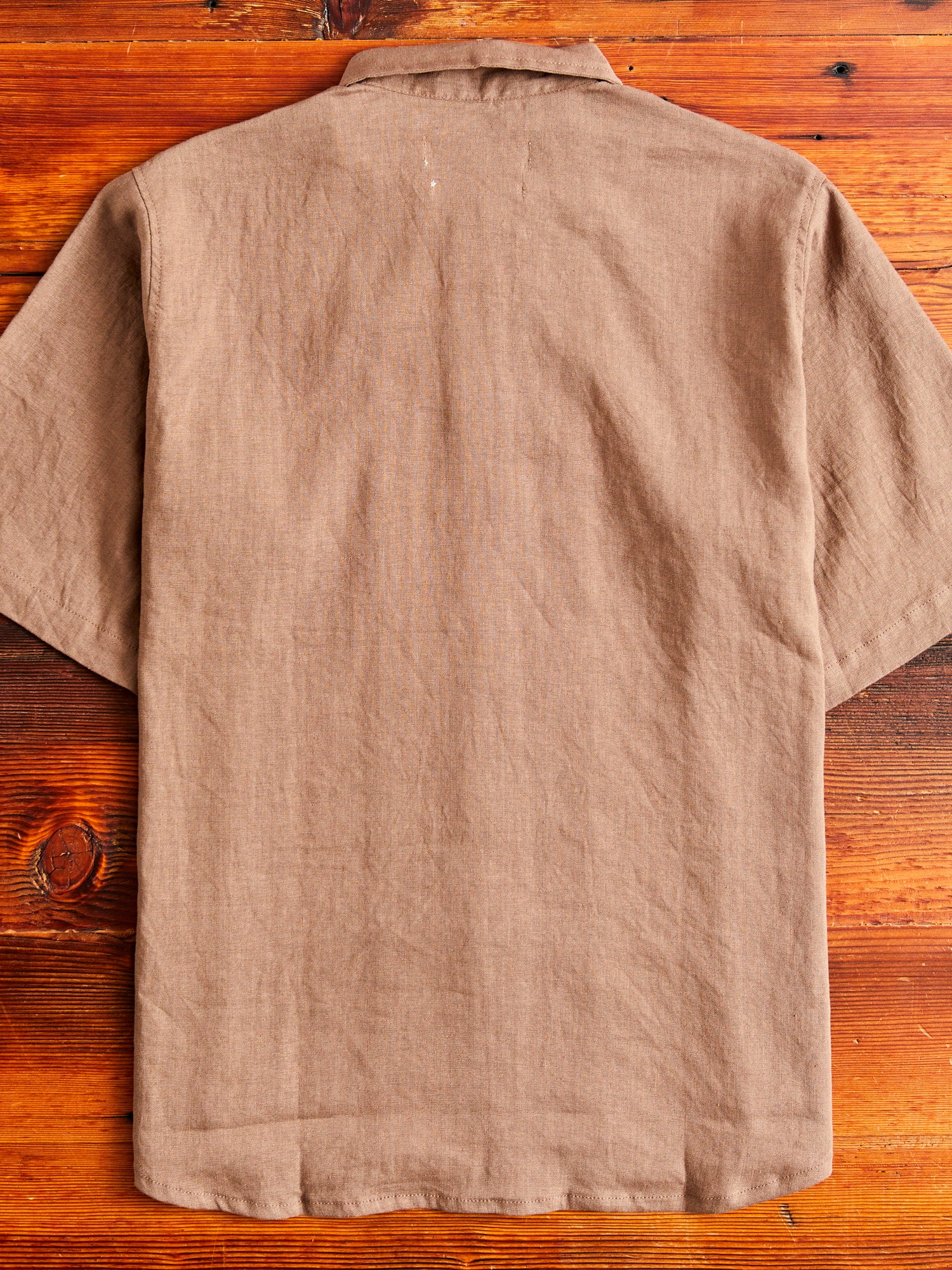Wonder Linen Short-Sleeve Shirt in Brown - Image 8