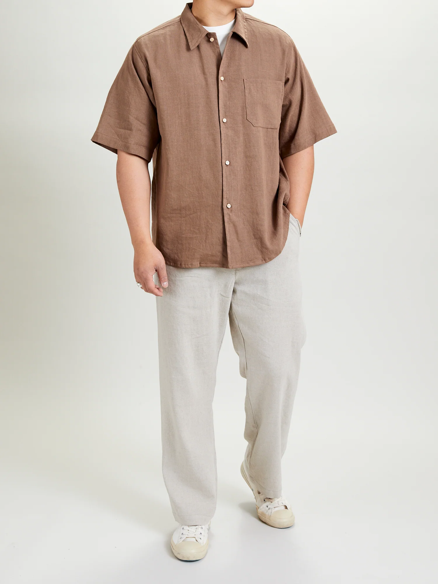 Wonder Linen Short-Sleeve Shirt in Brown - Image 9